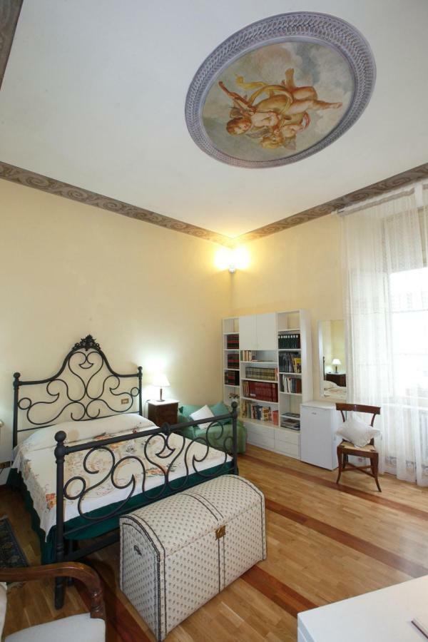 Residenza D'Epoca Montanini Bed & Breakfast Siena Exterior photo