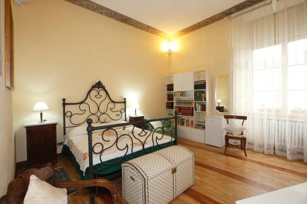 Residenza D'Epoca Montanini Bed & Breakfast Siena Exterior photo
